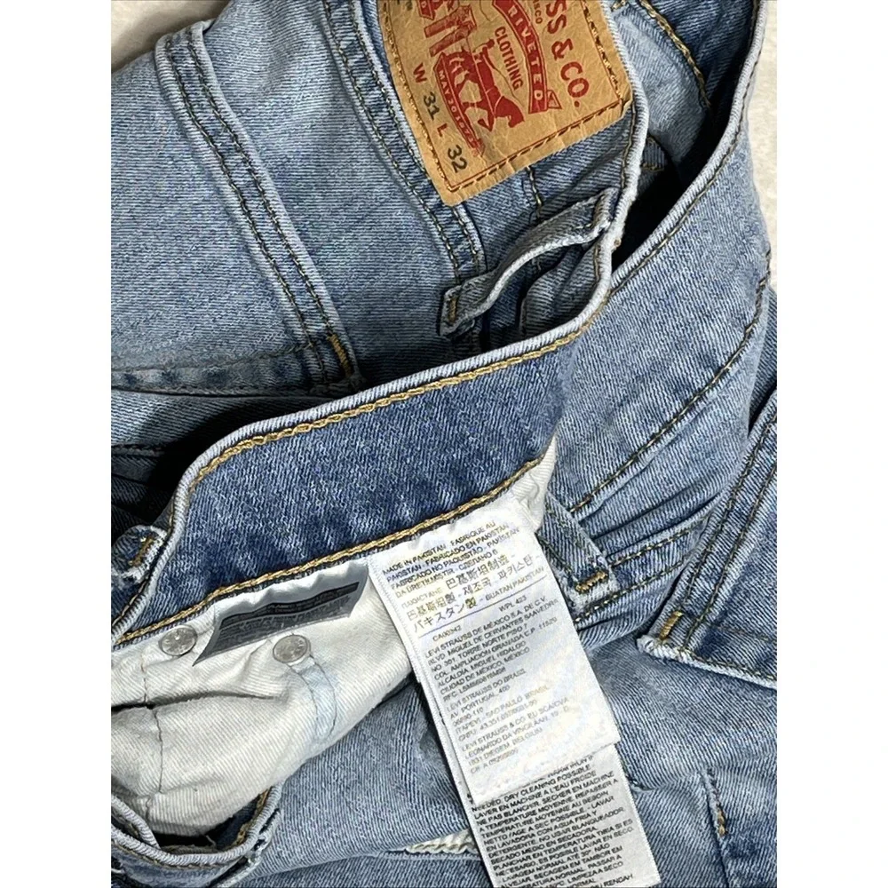 Levi's 502 Mens 31x32 Regular Taper Fit Blue Jeans Casual Rodeo Cowboy Western